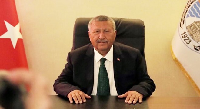 Kaş'ta göreve başlayan başkan, kaza geçirdi