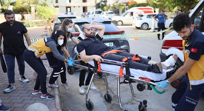 Kavgayı ayırmak isterken taraflardan biri bacağından vurdu