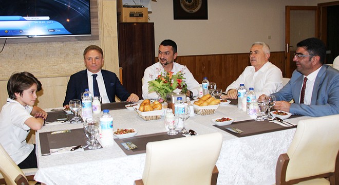 Kaymakam Tanrıkulu'na veda yemeği