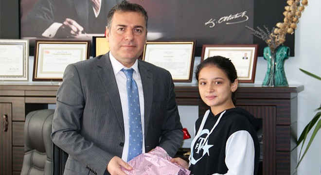 Kaymakam başarılı öğrencileri ödüllendirdi