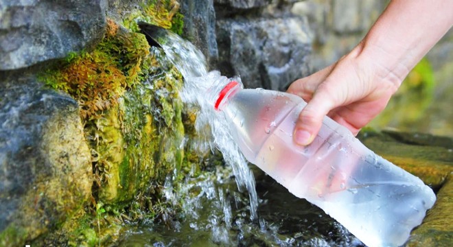 Kaynak suyu içenler dikkat: Böbrek taşı yapabilir