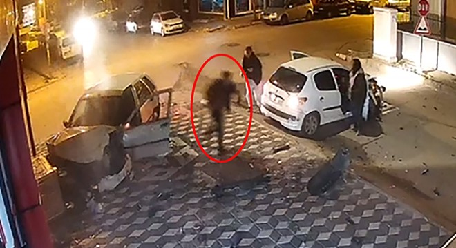 Kaza yapan sürücü polisi görünce kaçmaya çalıştı