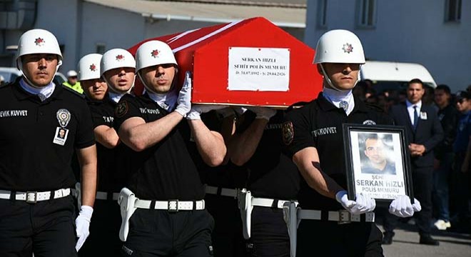 Kazada şehit olan polis memuru son yolculuğuna uğurlandı