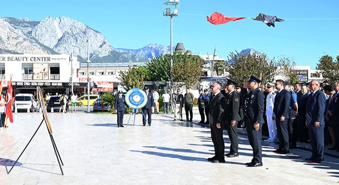 Kemer'de Gaziler Günü töreni