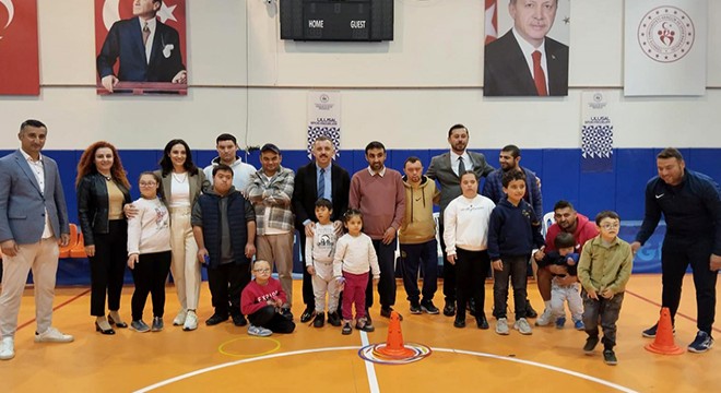 Kemer'de 'Hepimiz Aynıyız Spor Oyunları' düzenlendi