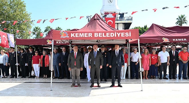 Kemer'de 'Zafer Bayramı' coşkusu