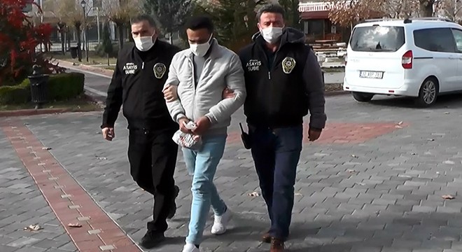 Kendilerini polis olarak tanıtan dolandırıcılar yakalandı