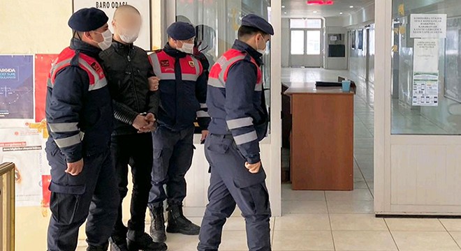 Kendisini 'jandarma komutanı' olarak tanıtan dolandırıcı yakalandı