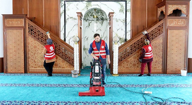 Kepez'de camiler ramazana hazırlandı