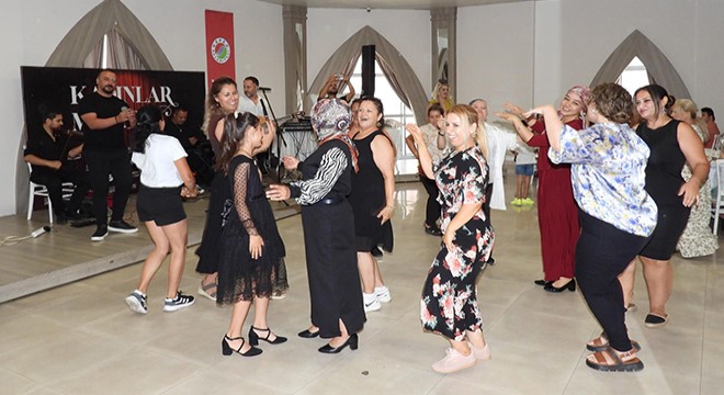 Kepez'de kadınlar matinede buluştu