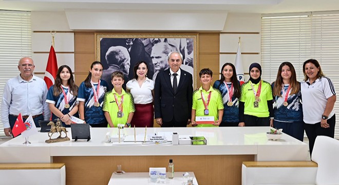 Kepez'in Bocce şampiyonları Başkan Kocagöz'le buluştu