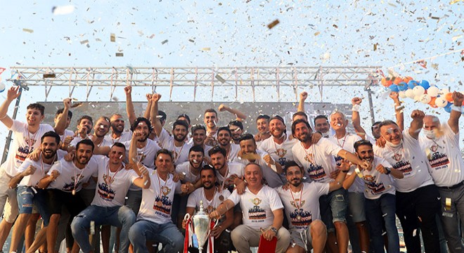 Kestelspor şampiyonluk kupasını aldı