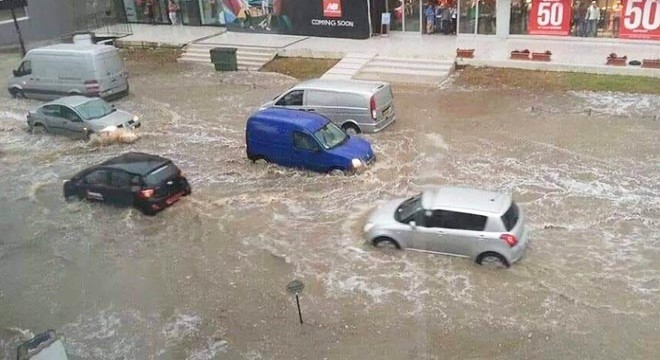 Kıbrıs'ı sel vurdu, TV kanalını su bastı