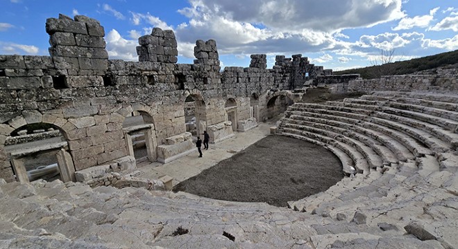 Kış geldi, Medusa mozaiğinin üzeri kapatıldı
