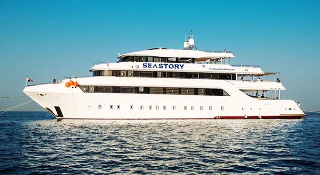 Kızıldeniz'de turist teknesi battı: 17 kişi kayıp