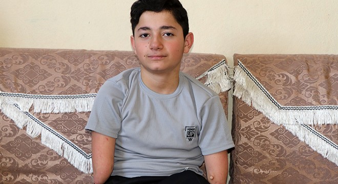 Kol ve bacakları olmayan Nakşin'in yeni protez mutluluğu