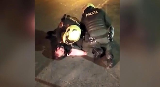 Kolombiya’da polis şiddeti kamerada