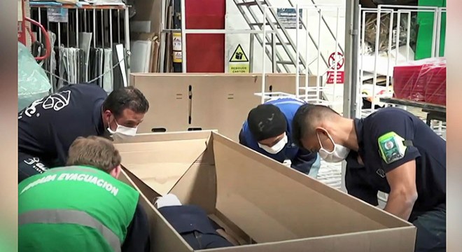 Kolombiya'da tabuta dönüşebilen yatak üretildi