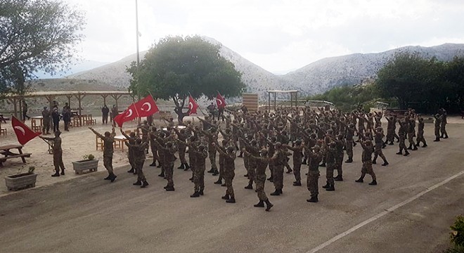 Komandolar harmandalı oynadı