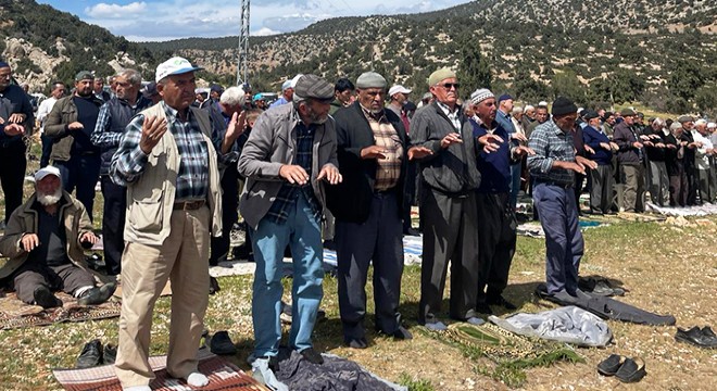 Korkuteli'de çiftçiler yağmur duasına çıktı
