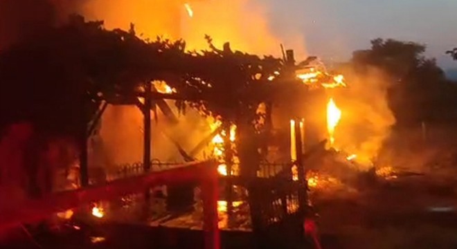 Korkuteli'de ev yangını