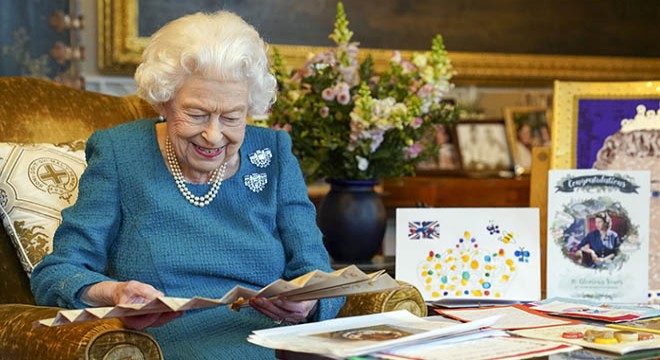 Kraliçe Elizabeth, tıbbi gözetim altına alındı