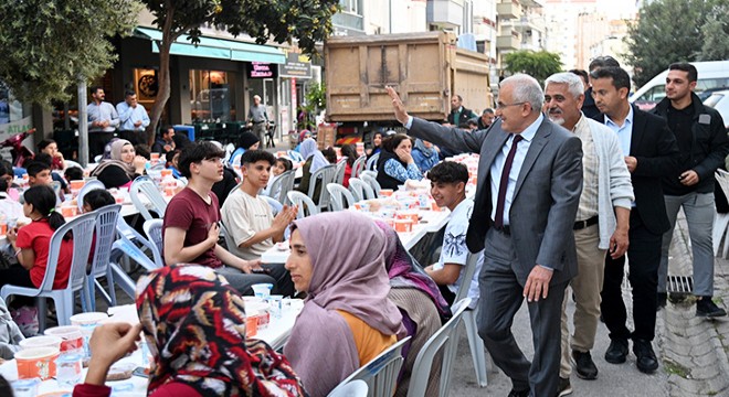 Kumluca'da 10 bin kişi iftarda buluştu