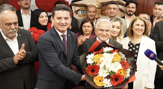 Kumluca'da Başkan Avcıoğlu göreve başladı