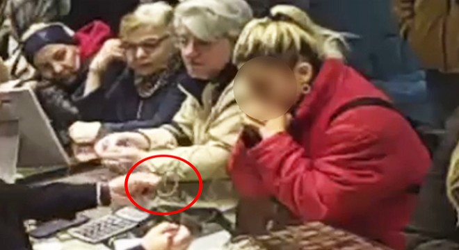 Kuyumcudaki bilezik hırsızlığı kamerada