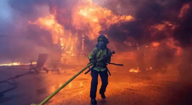 Los Angeles'taki yangında ölü sayısı 25'e yükseldi