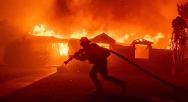 Los Angeles'taki yangınlarda can kaybı 10'a yükseldi