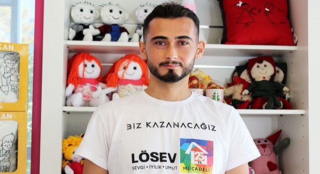 Lösemiyi yendi, aynı hastalıkla mücadele eden çocuklara umut oluyor