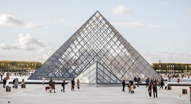 Louvre Müzesi'nde yeni skandal
