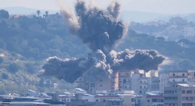 Lübnan'a bombalar yağıyor