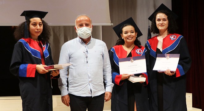 MAKÜ'de mezuniyet törenleri