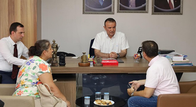 MHP'li Başkan, Antalyalı hemşehrilerini dinledi