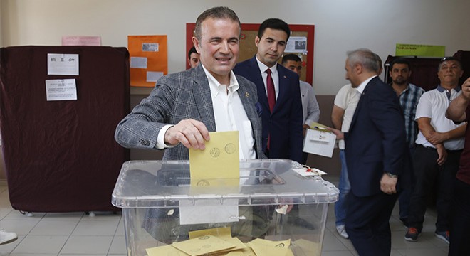 MHP'liler aynı sandıkta oy kullandı