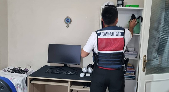 MİT kredi kartı şebekesini çökertti: 3 gözaltı