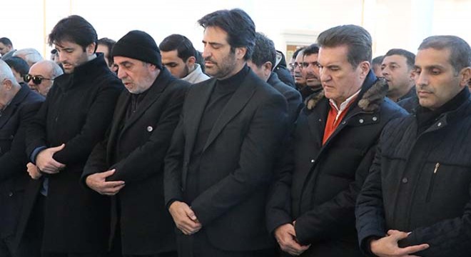 Mahsun Kırmızıgül'ün annesi son yolculuğuna uğurlandı