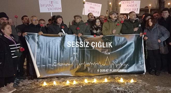 Malatya'da depremde ölenler anıldı