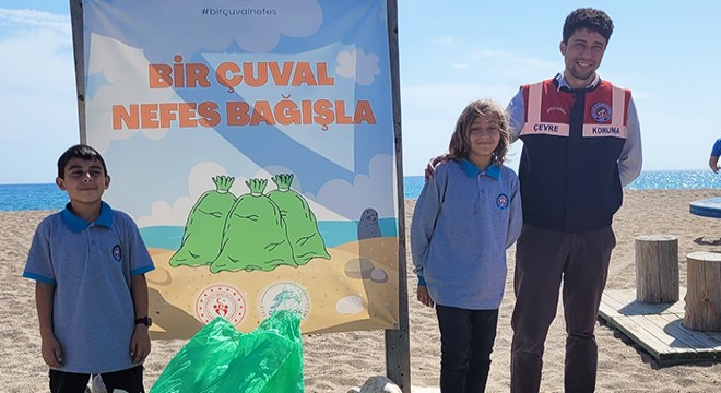 Manavgat sahilinde kıyı temizliği