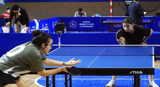 Masa tenisinde birinciler belli oldu