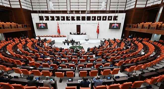 Meclis'e dilekçe yağdı: Kadınlar da askere alınsın