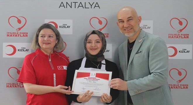 Mehmet Akdağ depremzede kadınları ağırladı