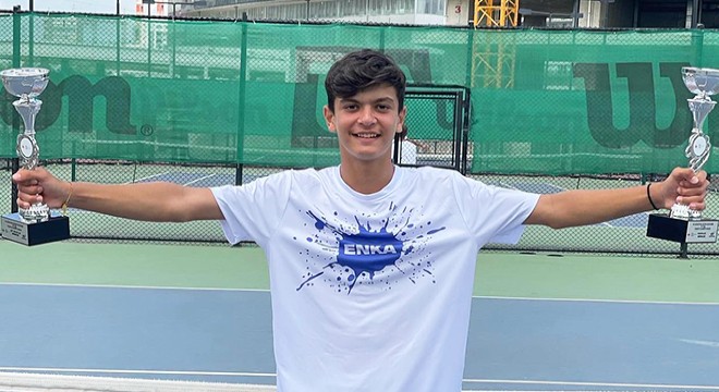 Mehmet Toprak Erçin'den iki şampiyonluk