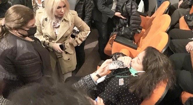 Merdivenden düşen kadına rektör müdahale etti