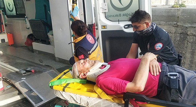 Merdivenden inerken düşüp yaralandı