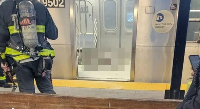 Metroda vahşet: Kadını yakarak öldürdü