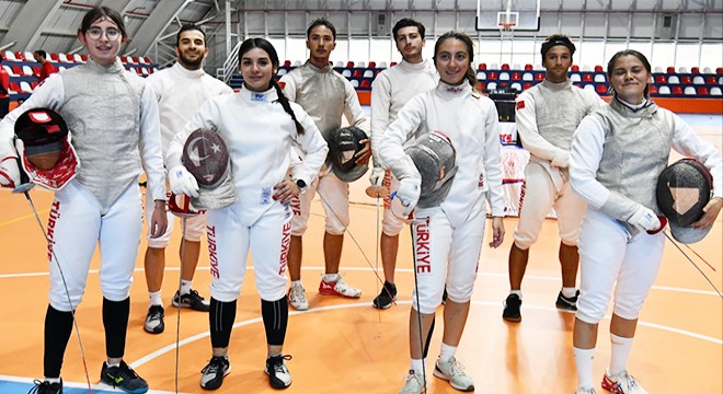 Milli eskrimciler Davraz'da