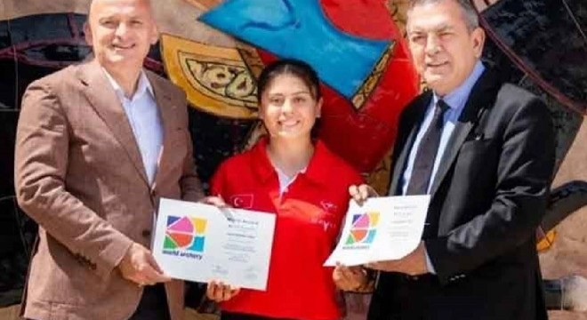 Milli okçu Hazal Burun'dan dünya rekoru